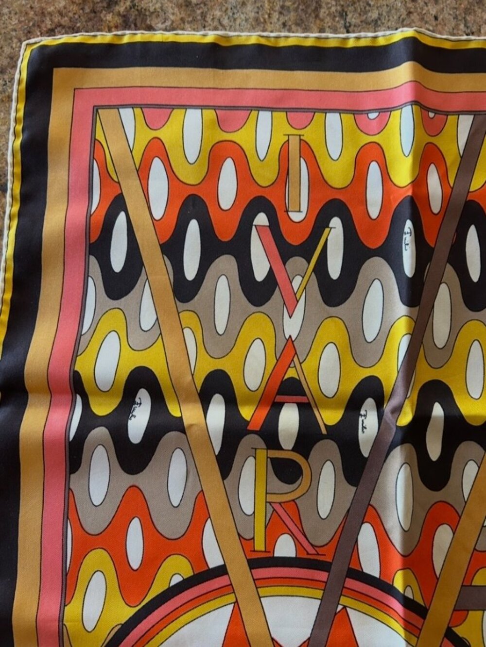 Vintage Emilio Pucci Silk Scarf Made in Italy Hand Rolled Edges ~ 17" x 17" - Picture 3 of 10